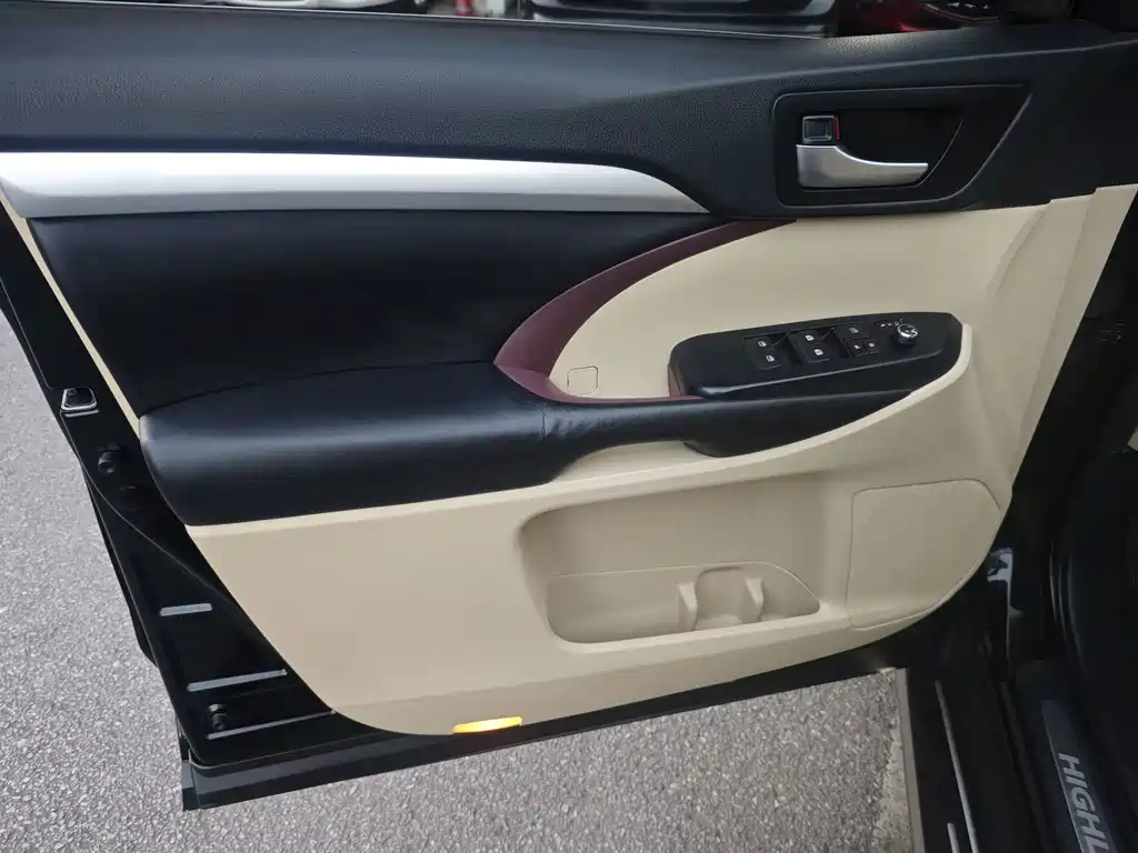 Toyota Highlander — миниатюра 19