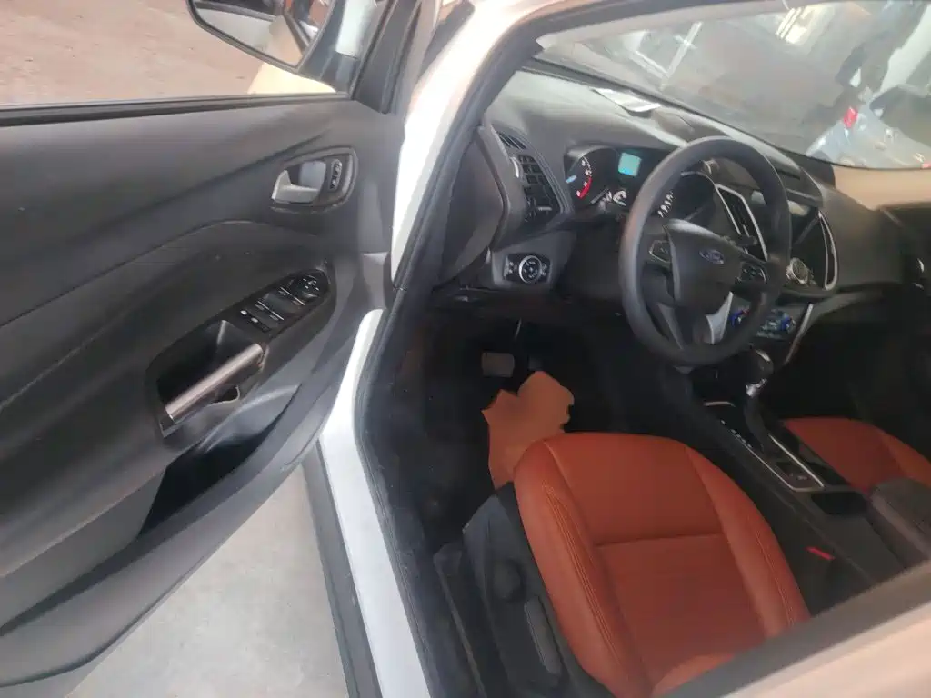 Ford Kuga — миниатюра 13