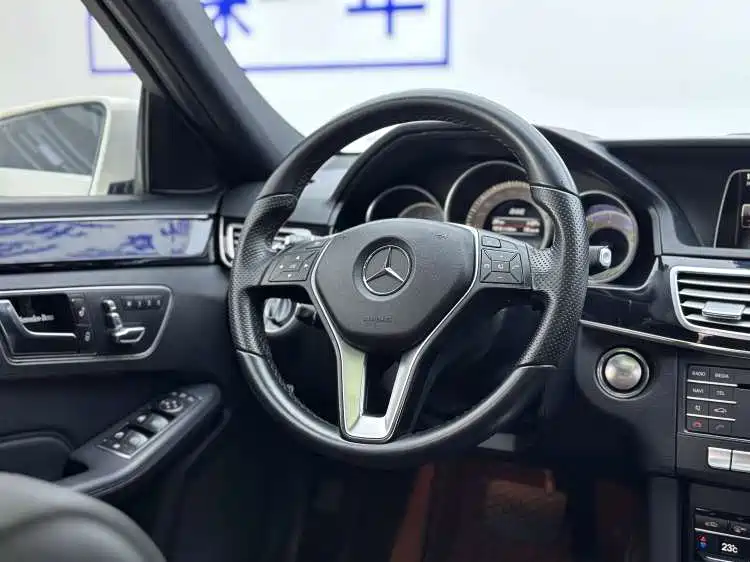 Mercedes-Benz E-Class — миниатюра 15