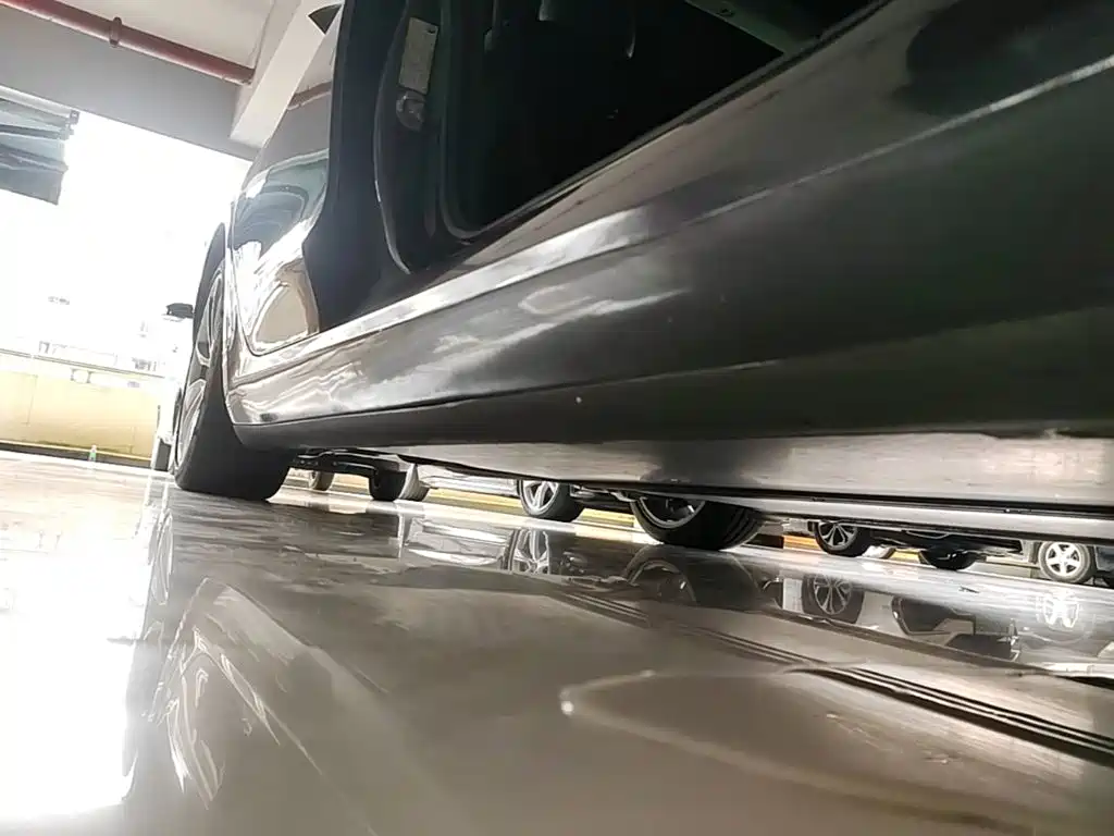 Tesla Model 3 — миниатюра 21