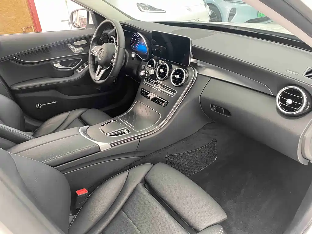 Mercedes-Benz C-Class — миниатюра 15