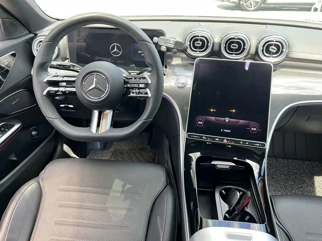Mercedes-Benz C-Class — миниатюра 16