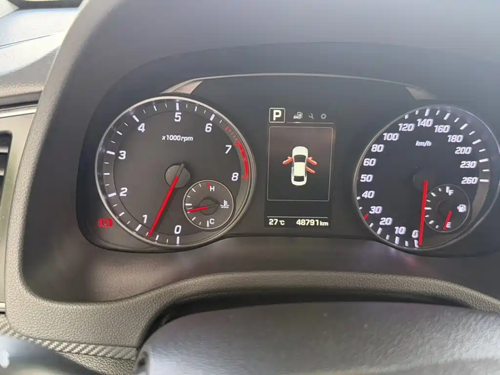 Hyundai Elantra — миниатюра 11