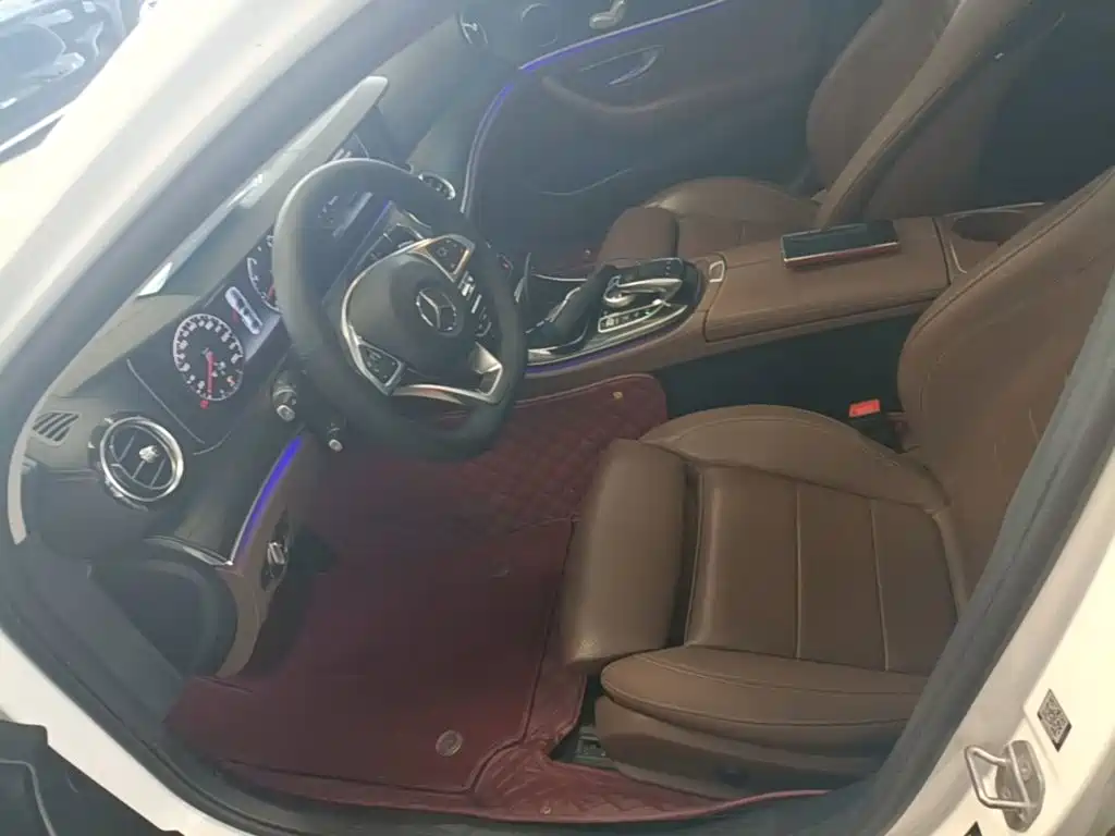 Mercedes-Benz E-Class — миниатюра 15