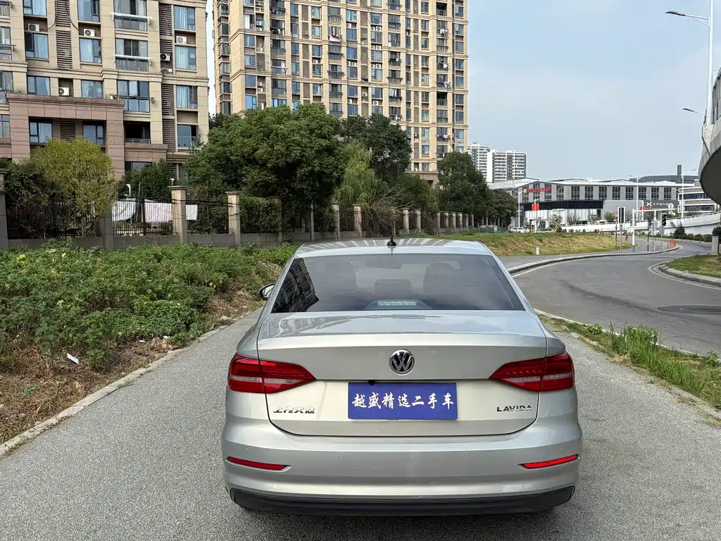 Volkswagen Lavida — миниатюра 6