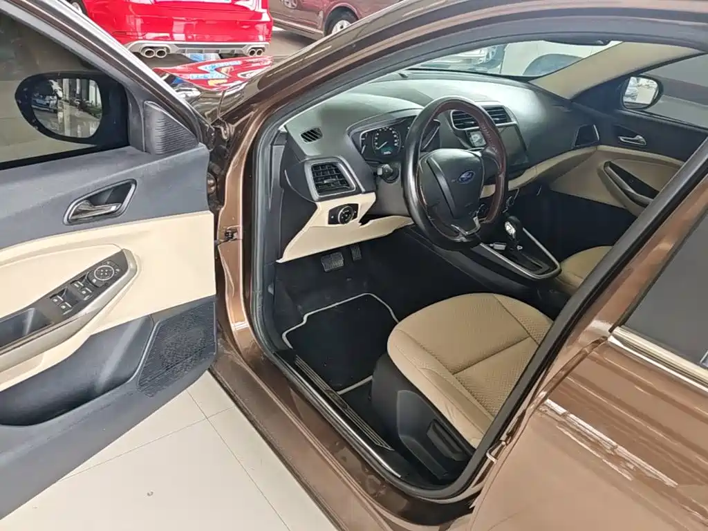 Ford Escort — миниатюра 16
