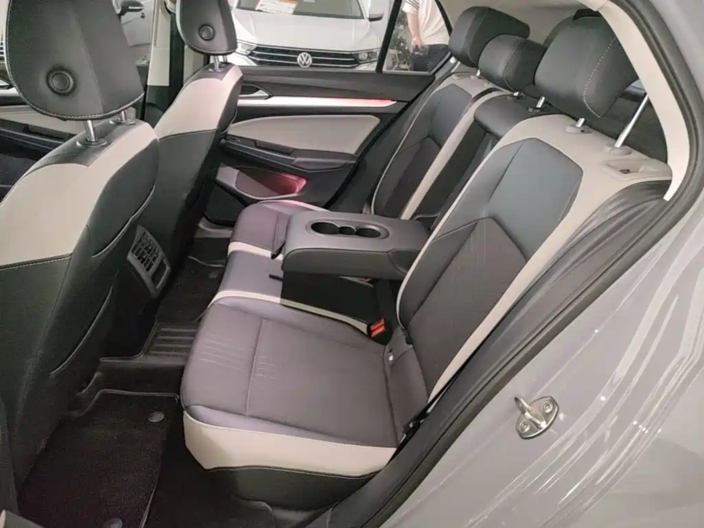 Volkswagen Golf — миниатюра 17