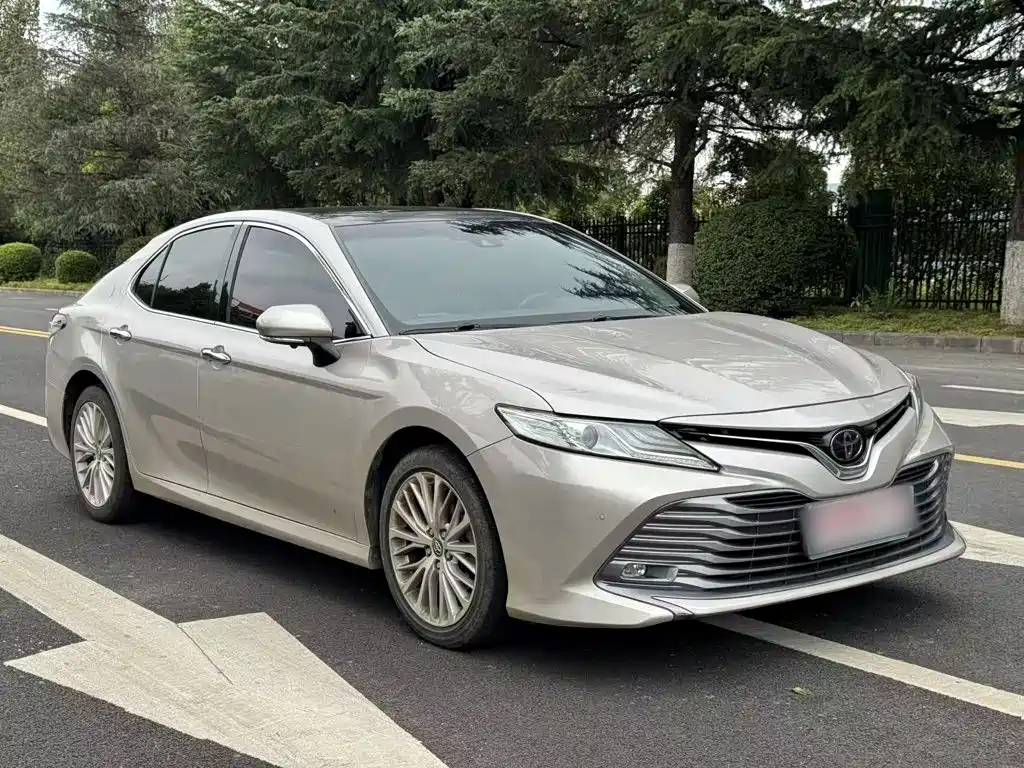 Toyota Camry — миниатюра 4