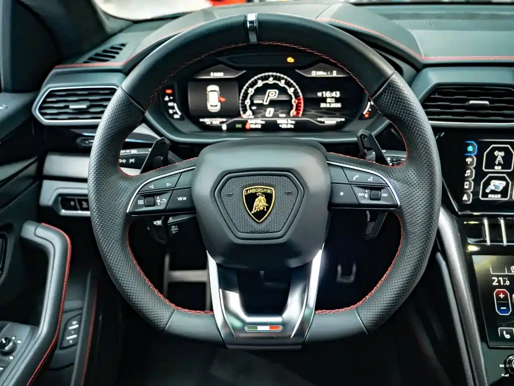 Lamborghini Urus — миниатюра 16