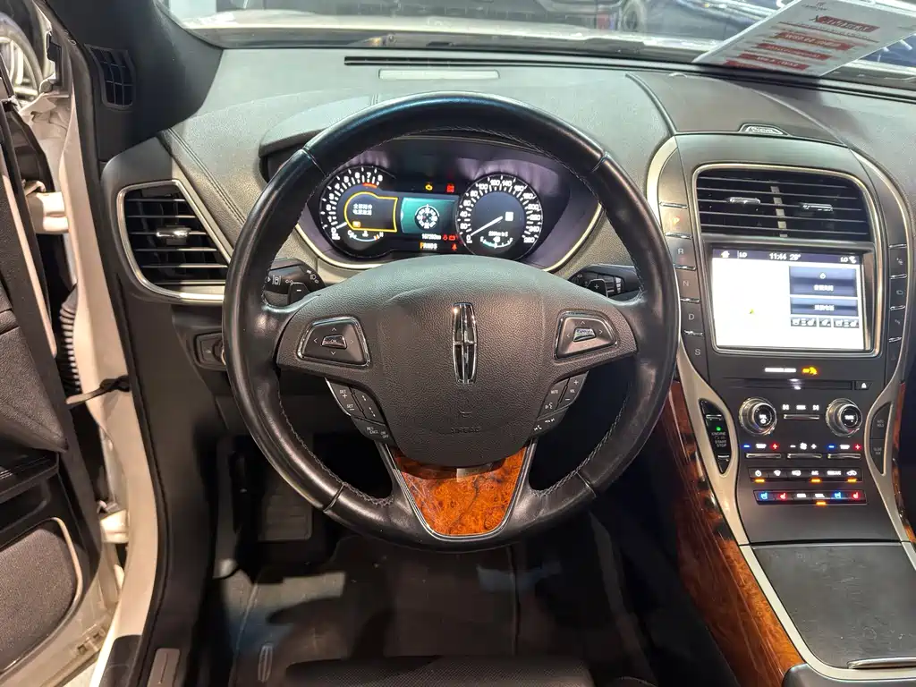 Lincoln MKX — миниатюра 7