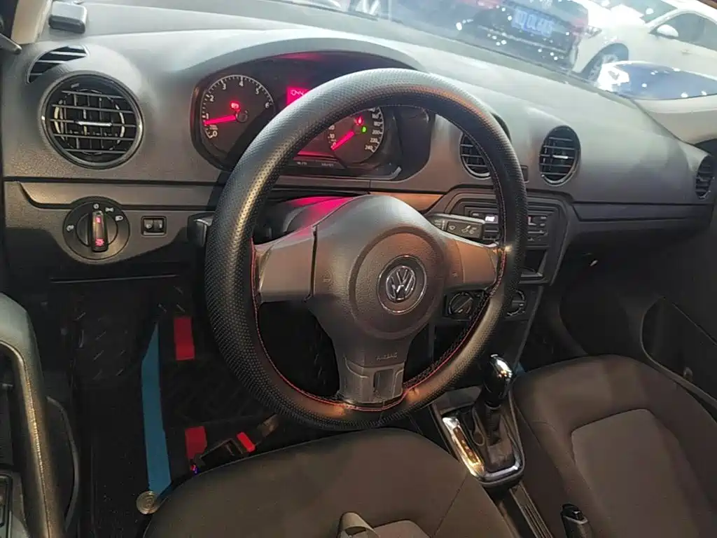 Volkswagen Jetta — миниатюра 10