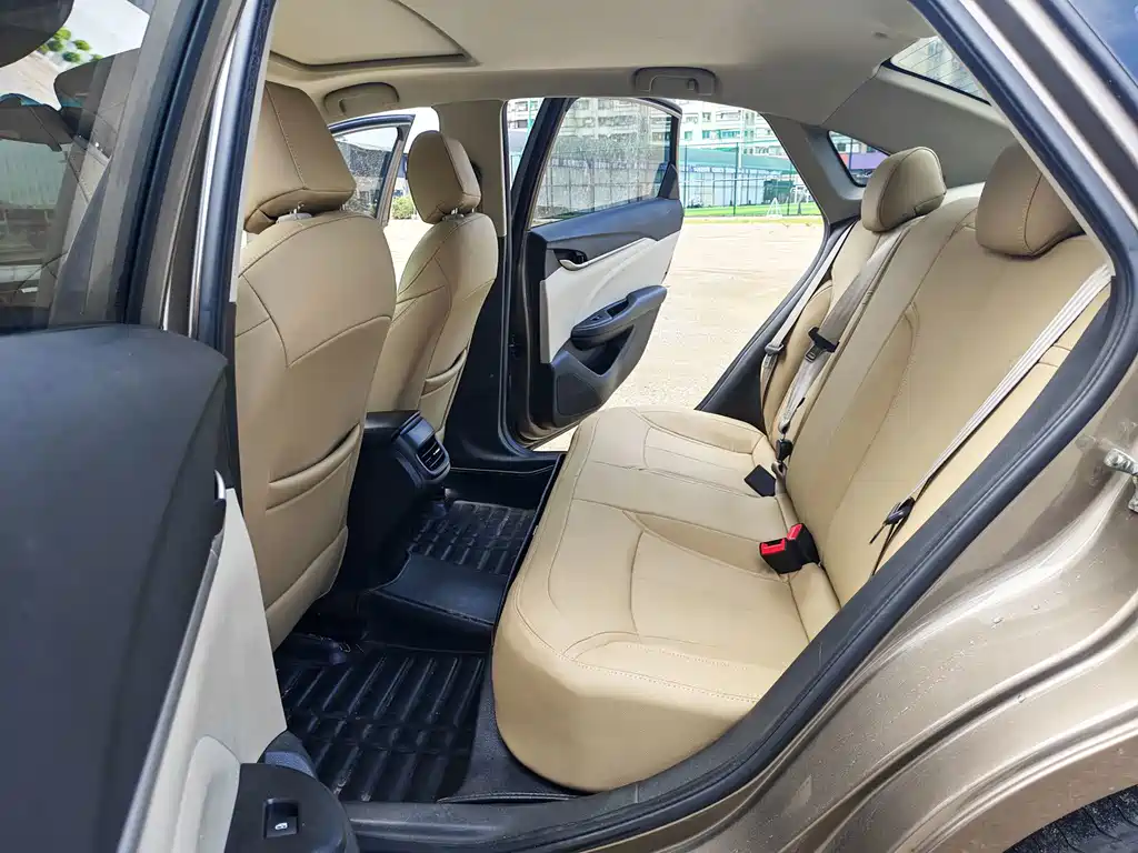 Buick Excelle — миниатюра 7