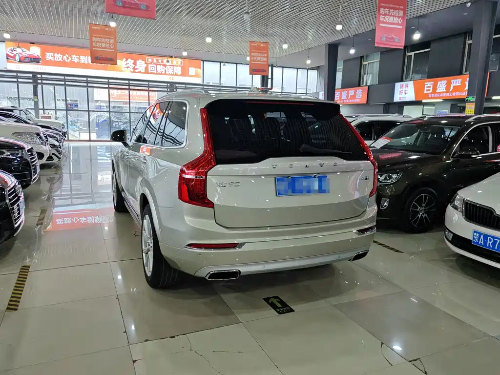 Volvo XC90 — миниатюра 6