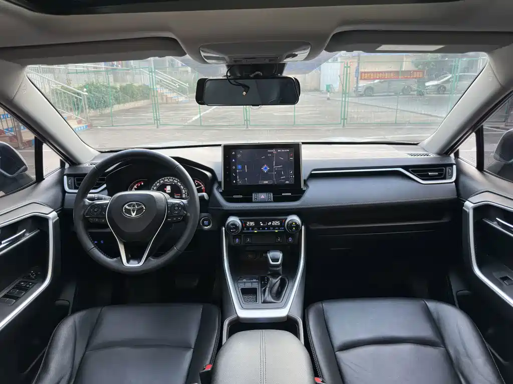 Toyota RAV4 — миниатюра 15