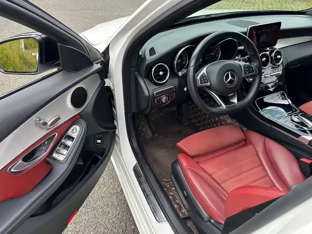 Mercedes-Benz C-Class — миниатюра 6