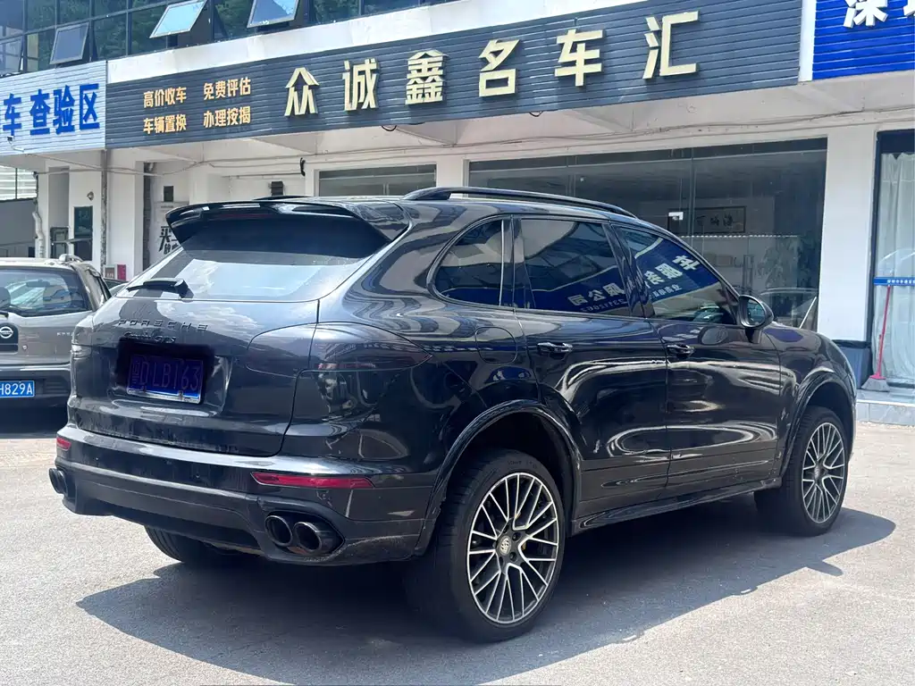 Porsche Cayenne — миниатюра 4