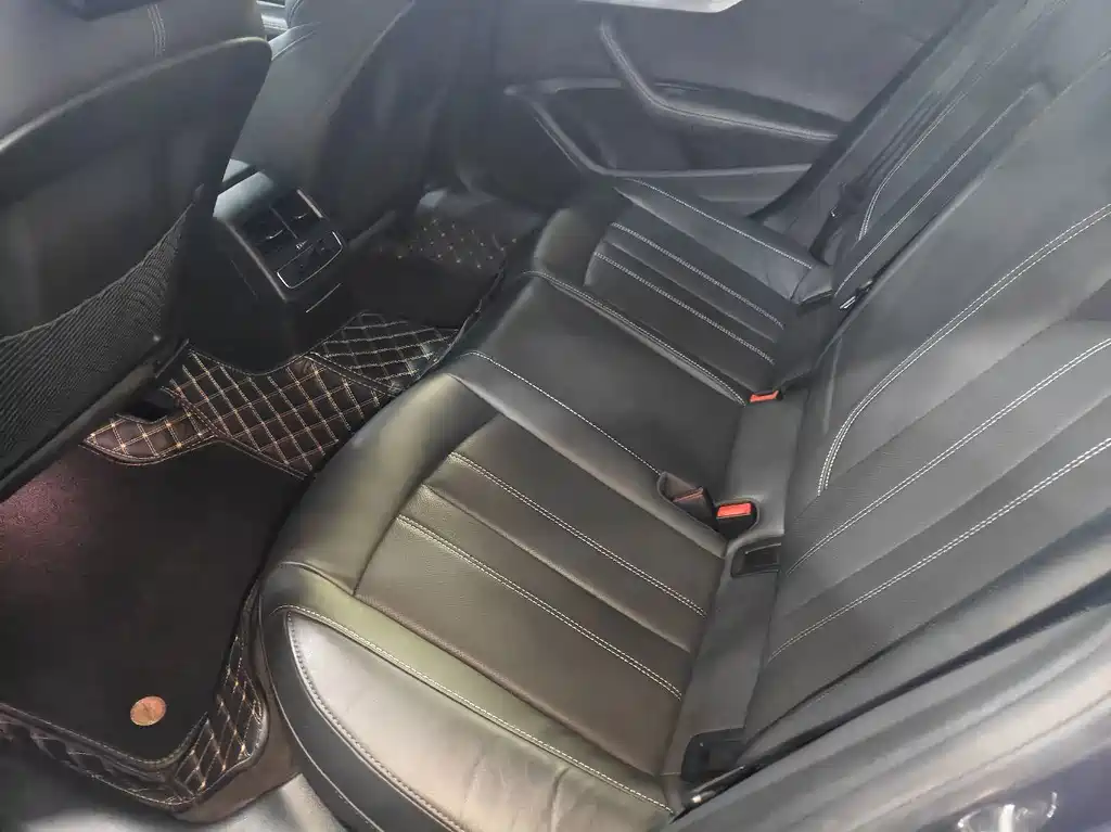 Audi A4L — миниатюра 11