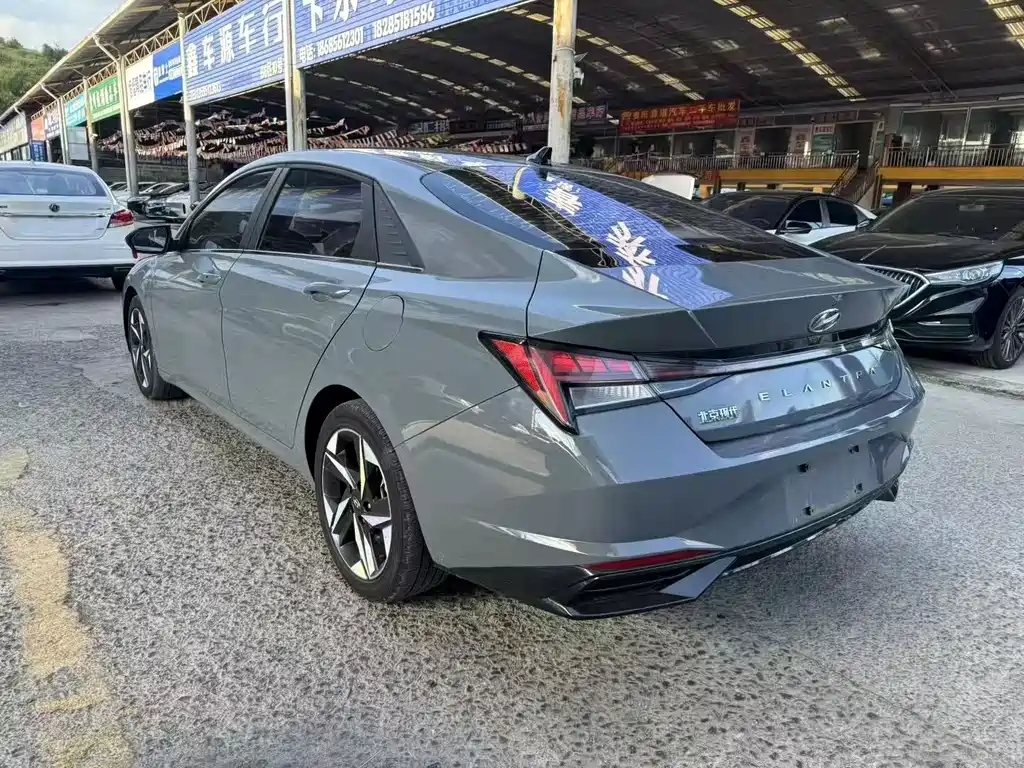 Hyundai Elantra — миниатюра 9
