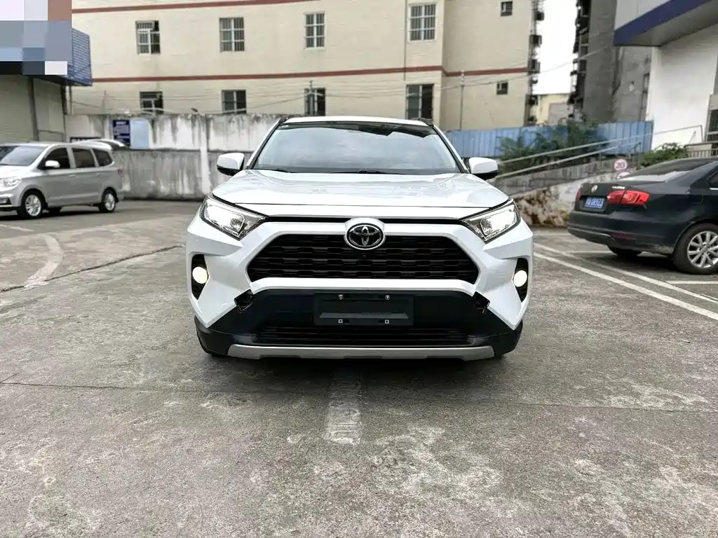 Toyota RAV4 — миниатюра 3