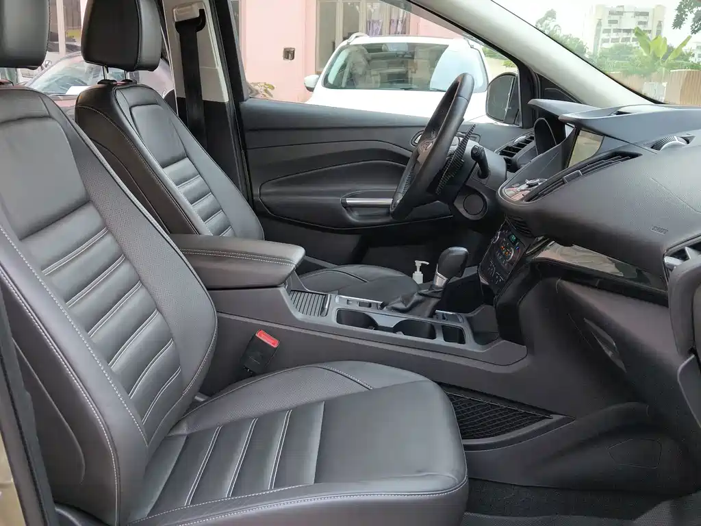 Ford Kuga — миниатюра 10