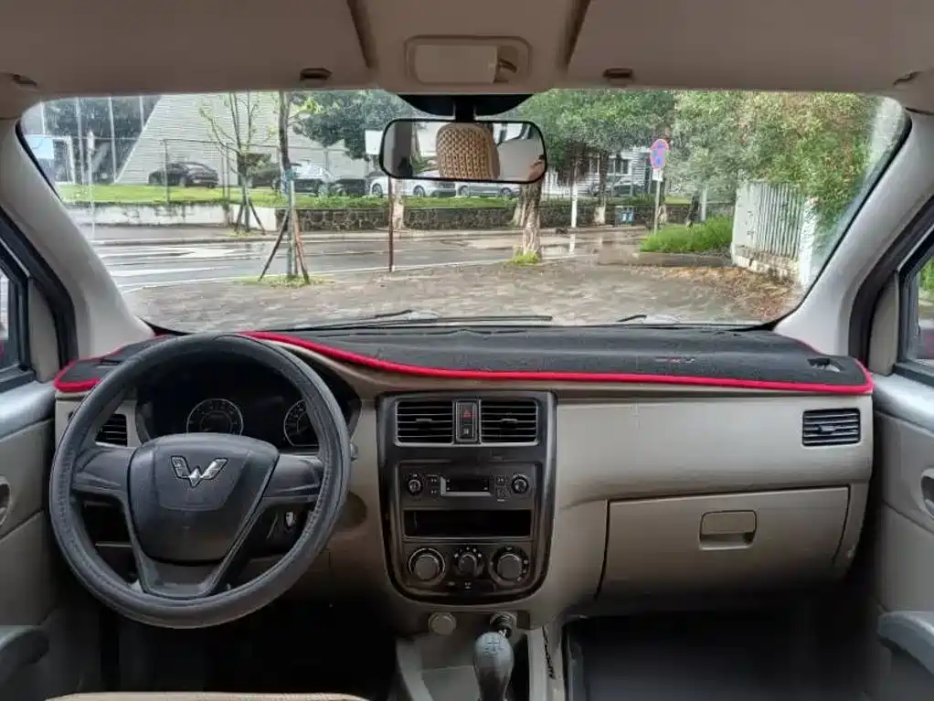 Wuling Rongguang V — миниатюра 9