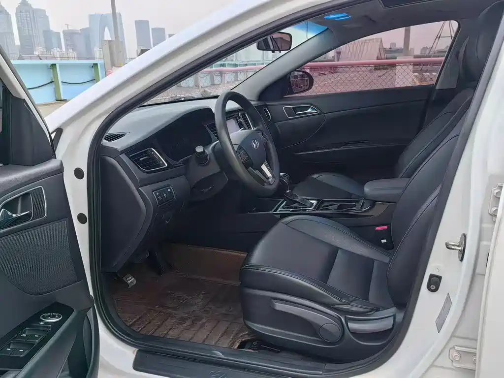 Hyundai Mistra — миниатюра 4