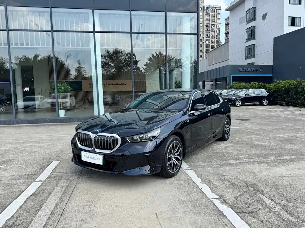 BMW i5