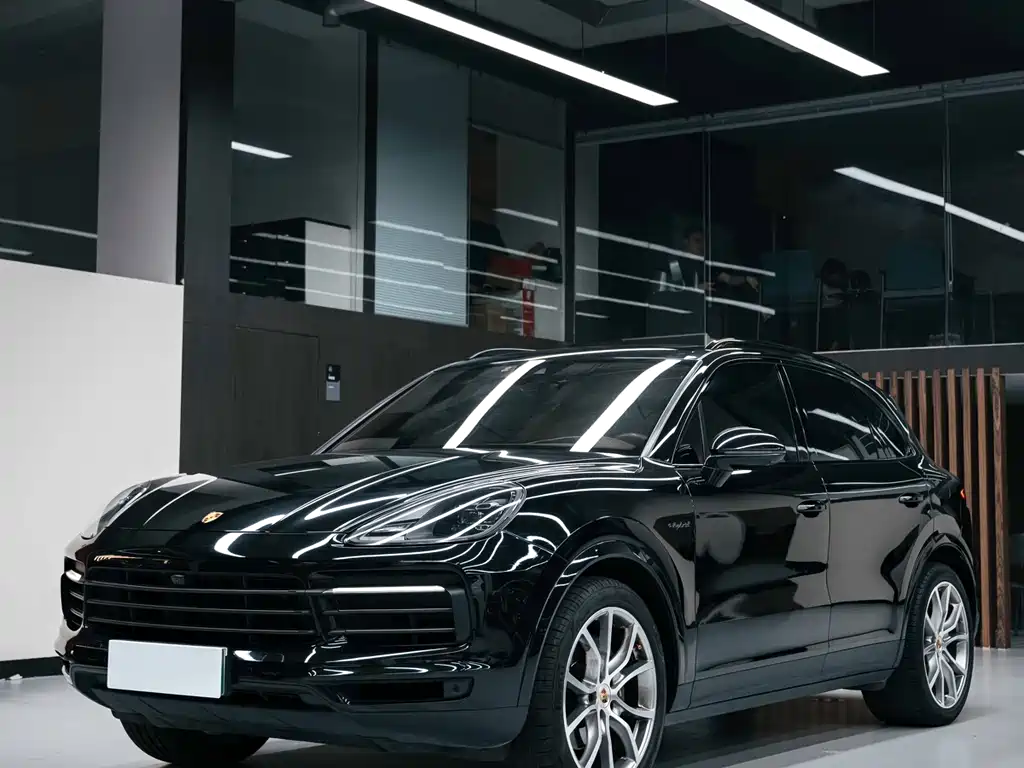 Porsche Cayenne Hybrid 2023