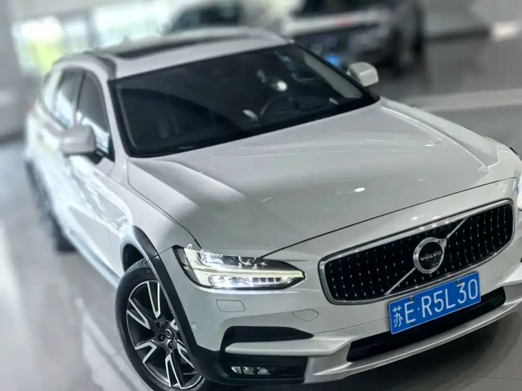 Volvo V90 — миниатюра 2