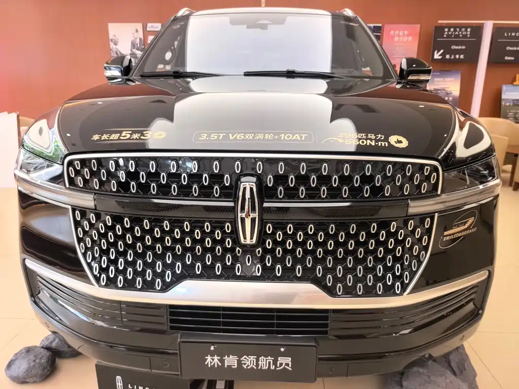 Lincoln Navigator — миниатюра 2