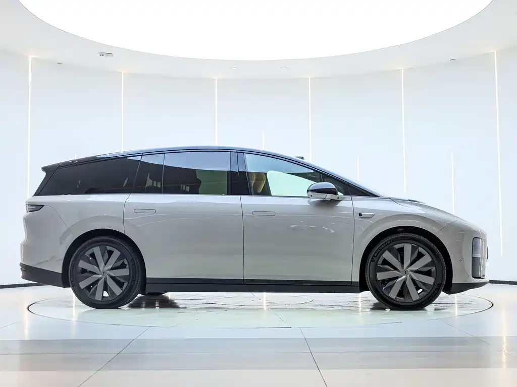 Li Auto i8 2025 Standard