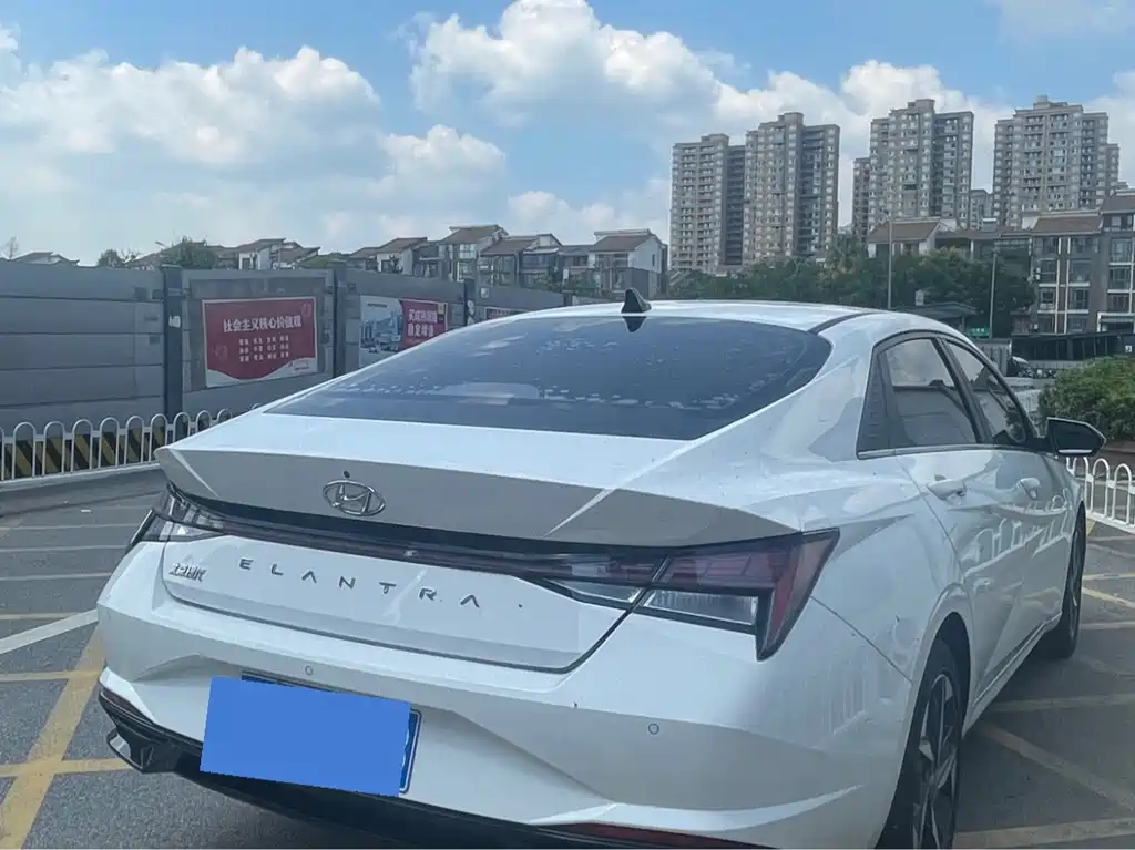 Hyundai Elantra — миниатюра 8