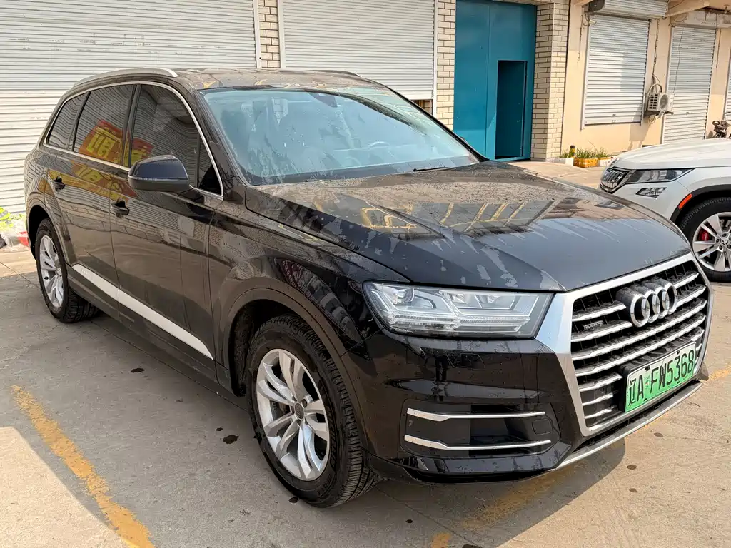 Audi Q7 2019 55 e-tron