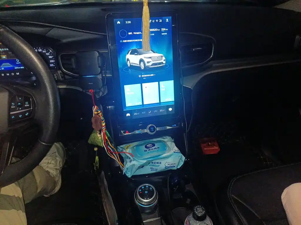 Ford Explorer — миниатюра 14