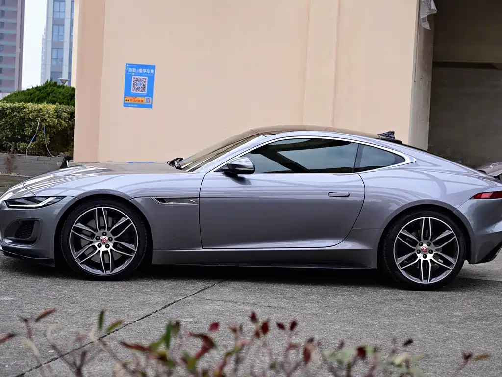 JAGUAR F TYPE