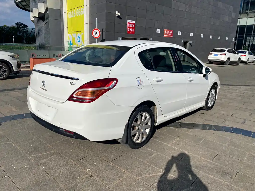 Peugeot 308 — миниатюра 4