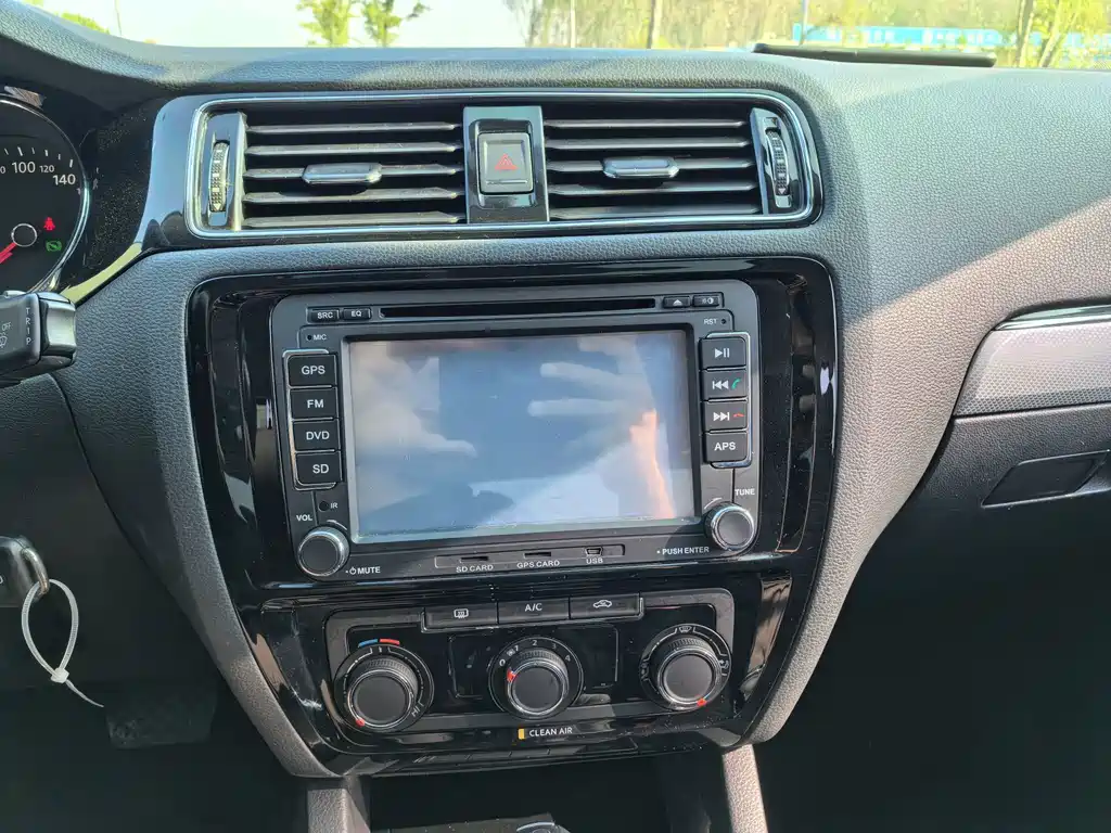 Volkswagen Sagitar — миниатюра 9