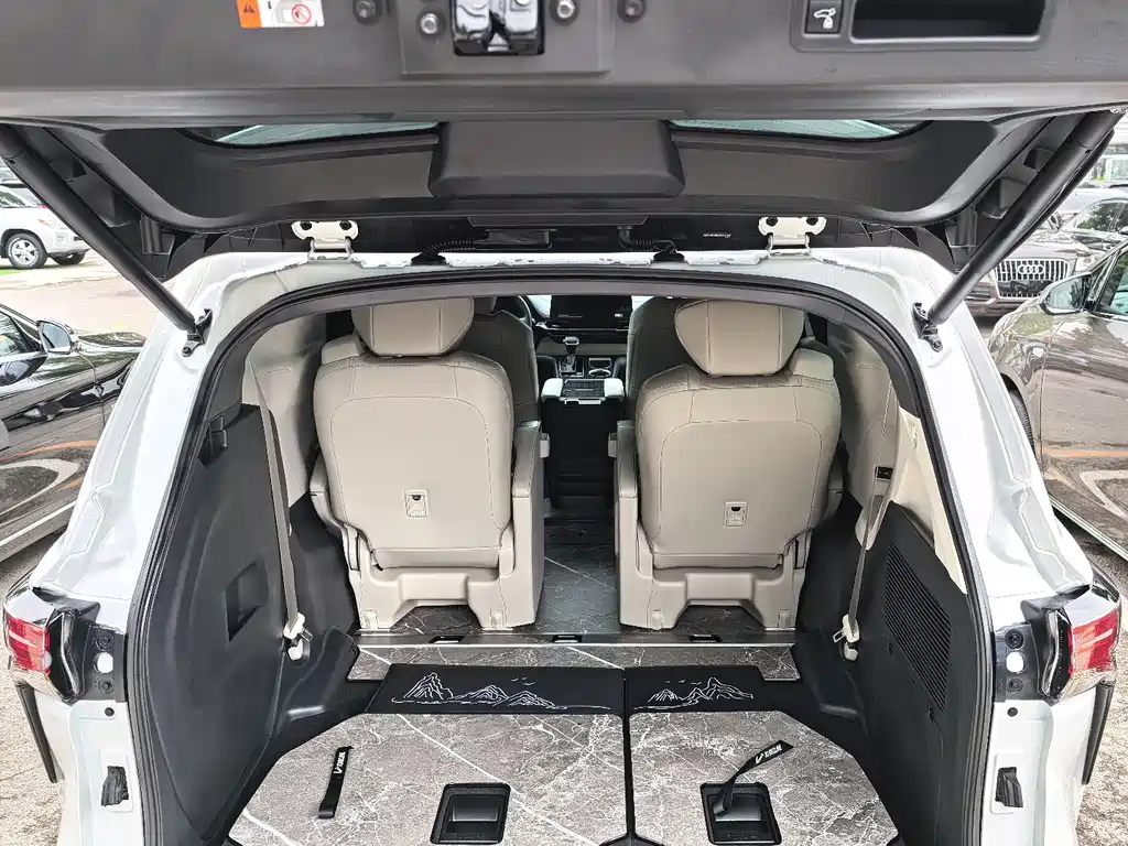 Toyota Granvia 2024 2.5L ULTRA