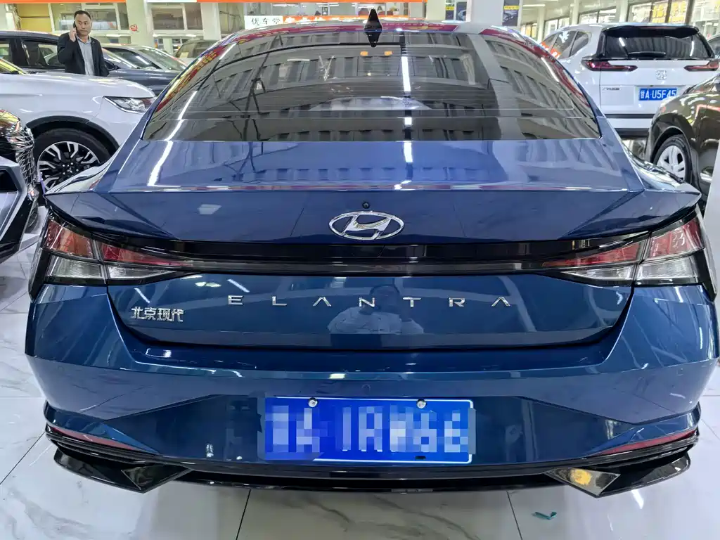Hyundai Elantra — миниатюра 5