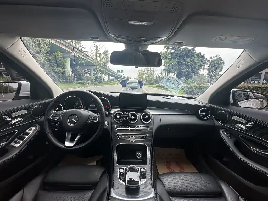 Mercedes-Benz C-Class — миниатюра 17