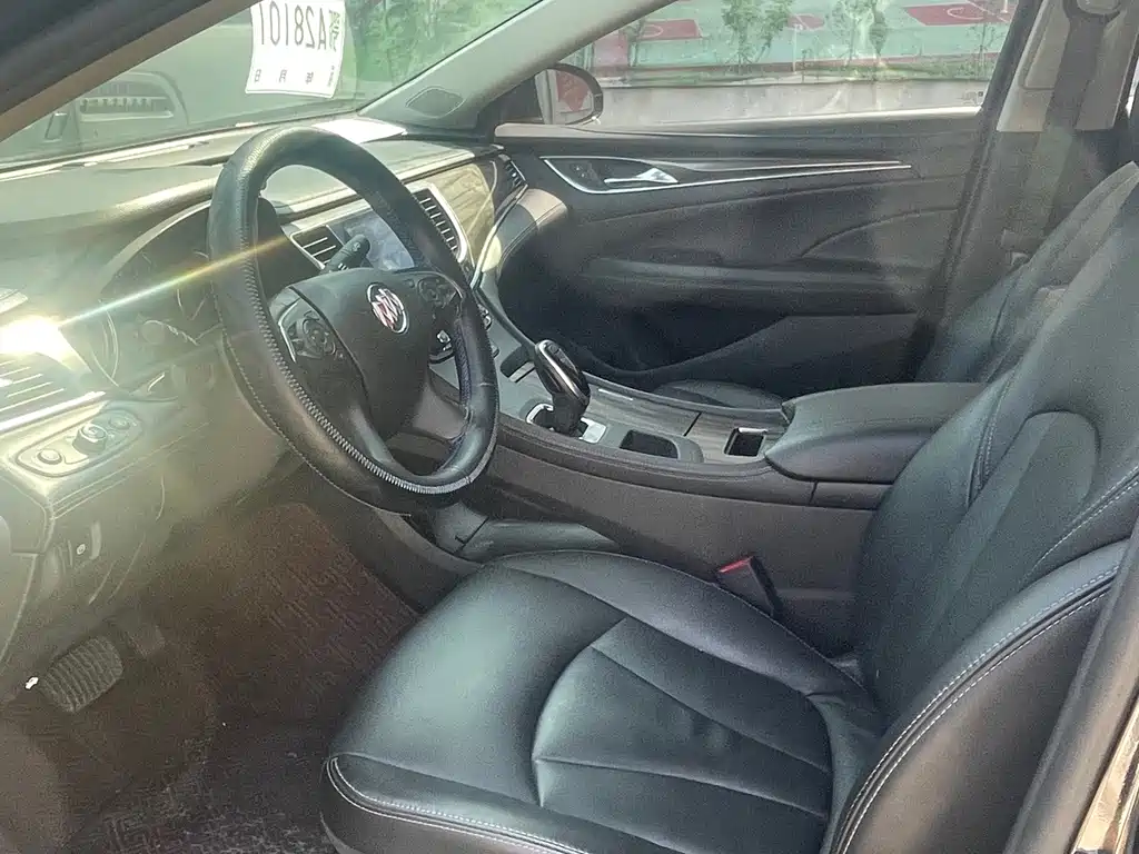 Buick LaCrosse — миниатюра 4