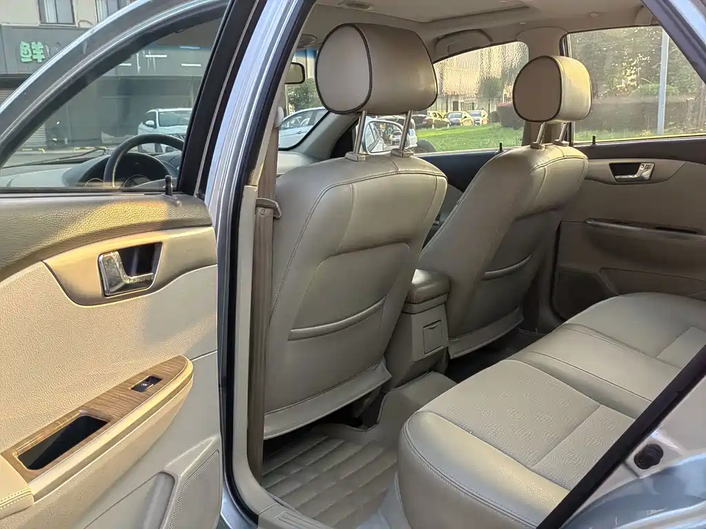 Buick Excelle — миниатюра 8