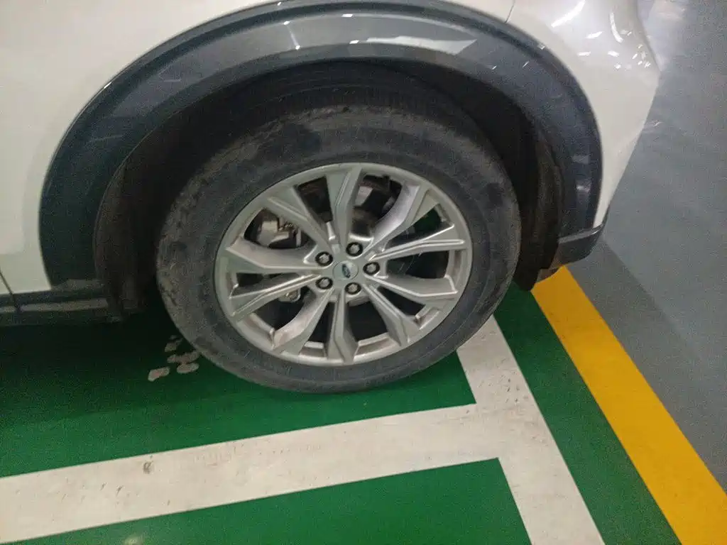 Ford Explorer — миниатюра 8