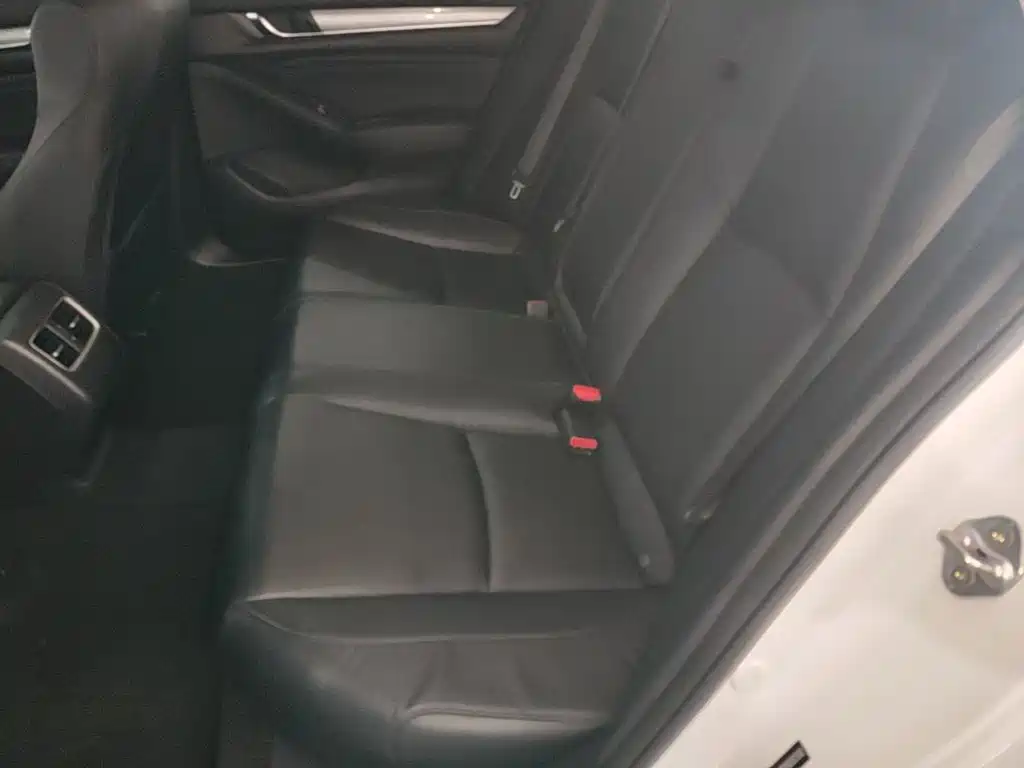 Honda Accord — миниатюра 17