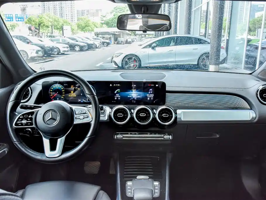 Mercedes-Benz GLB — миниатюра 19