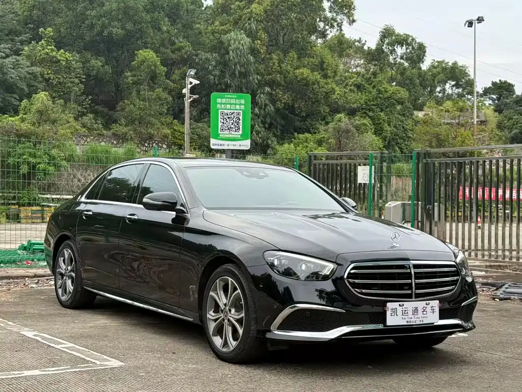 MERCEDES-BENZ E CLASS