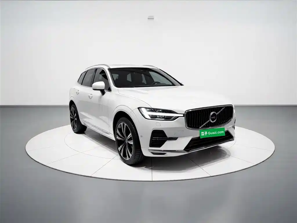 Volvo XC60 2023 T8 Luxury