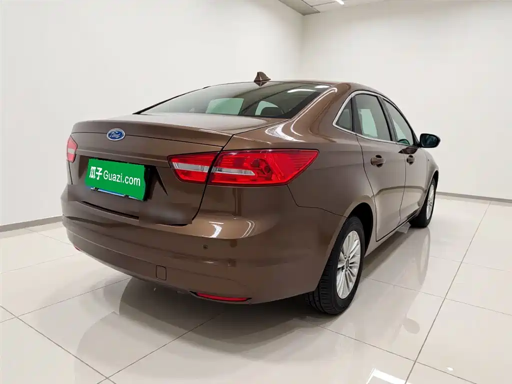 Ford Escort 2015 1.5L AT Comfort