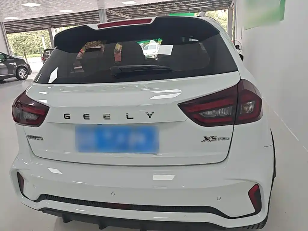 Geely Vision X3 — миниатюра 6