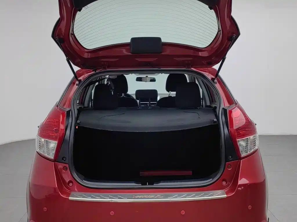 Toyota Yaris L — миниатюра 16